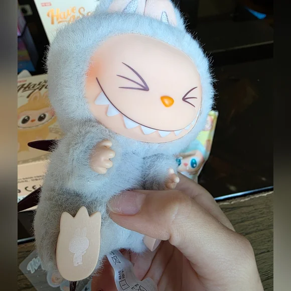 LABUBU Have A Seat HeHe - Picture 5 of 6